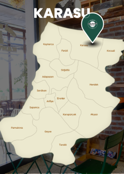 Karasu sahil bölgesine yakın, ferah iç tasarıma sahip Eski Kafalı Kahveci şubesi.